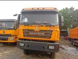 A picture of 2022 Known SHACMAN 30 TONS