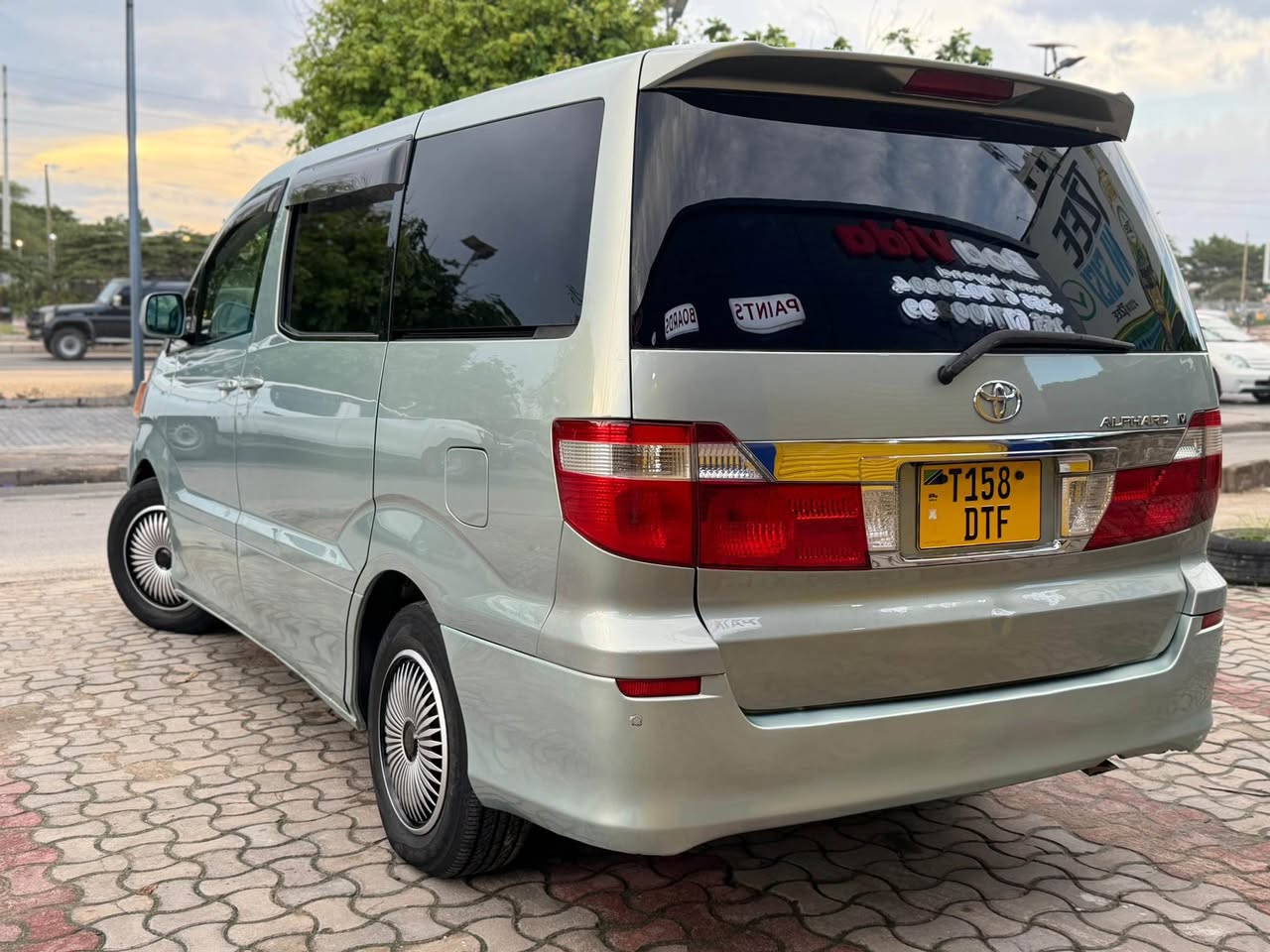 A picture of Contact 0713818761 Toyota Alphard 15 8Milioni