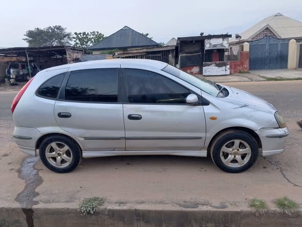 A picture of Nissan Almera tino