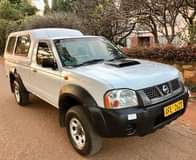 used nissan np300