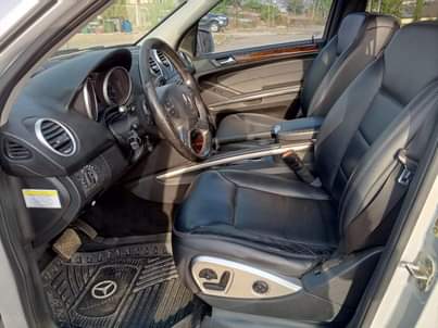 A picture of 2011 Mercedes Benz ML350 4matic
