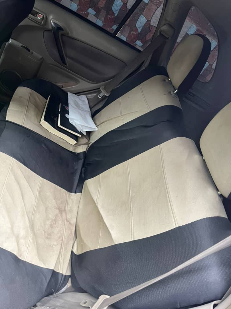 A picture of 2004 Toyota Rav4