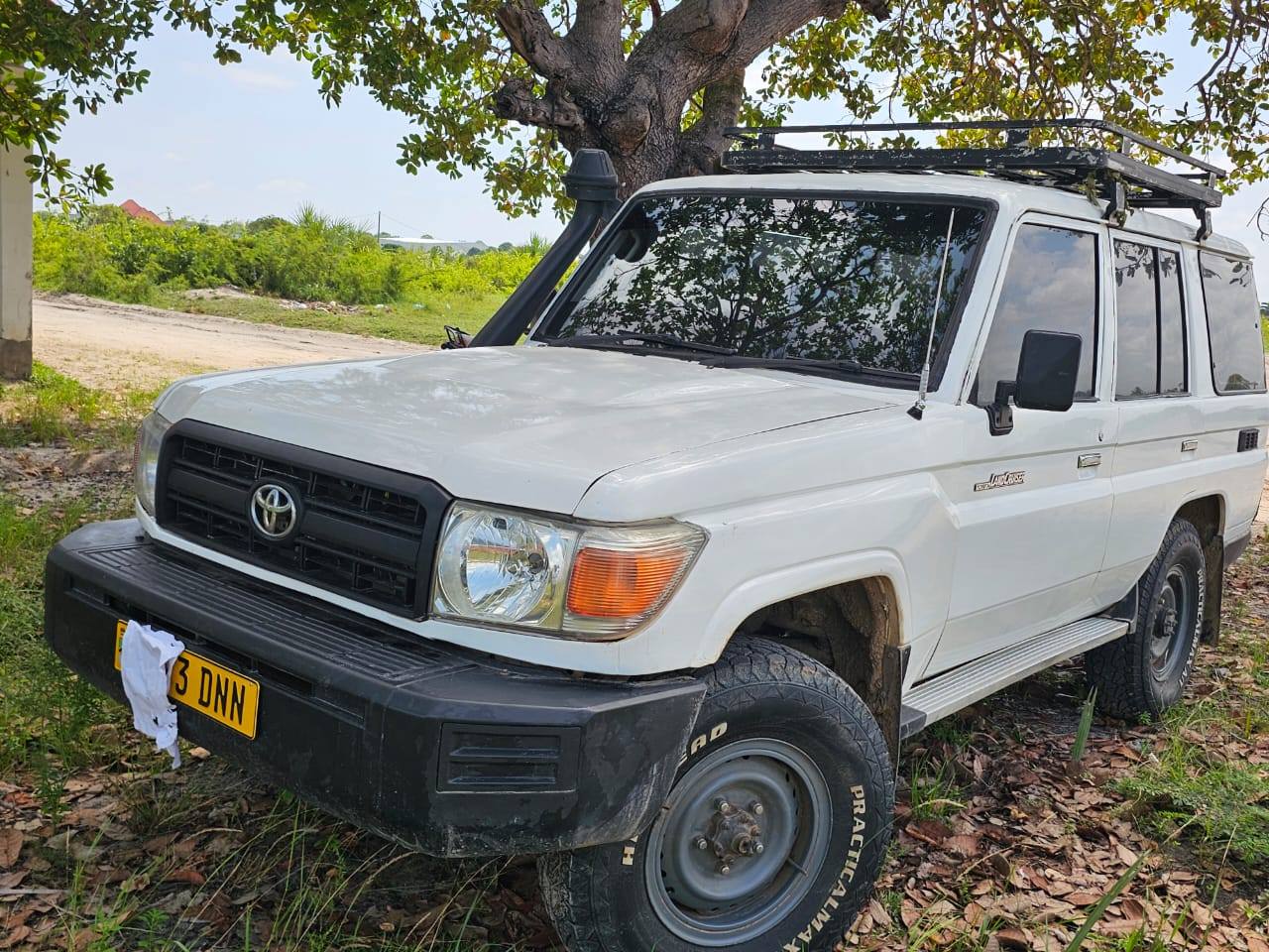 A picture of Landcruiser Bei 55M Piga simu 0769 895 396