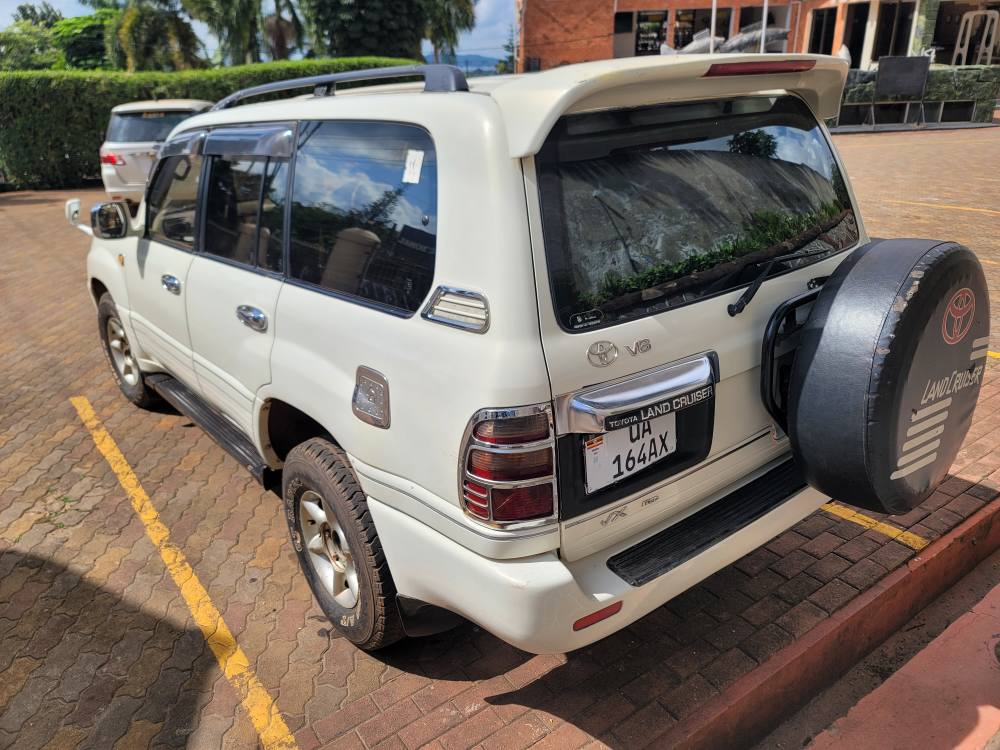 A picture of LandCruiser V8 Petrol 36M Call me on 0743795001