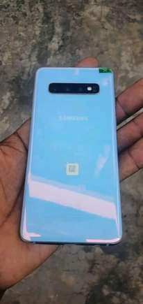 A picture of samsung s10
