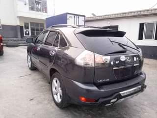 A picture of 2005 Lexus Rx 330 first body good engine good gear