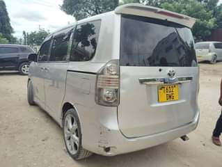 A picture of TOYOTA NOAH NEW MODEL 2008