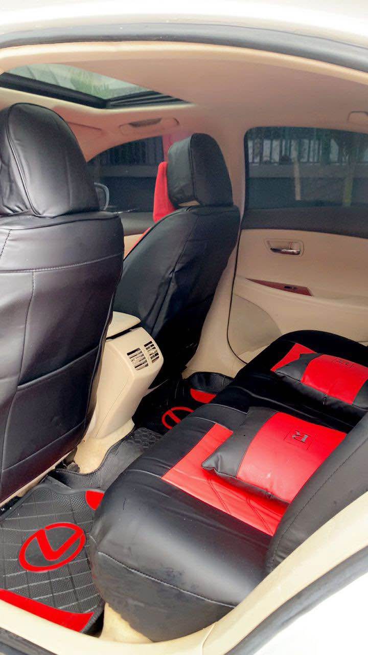 A picture of LEXUS ES350