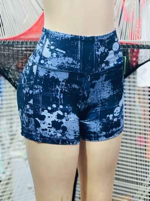 A picture of Sport leggings and shorts