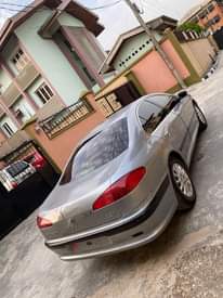 A picture of Peugeot 607 Executive 