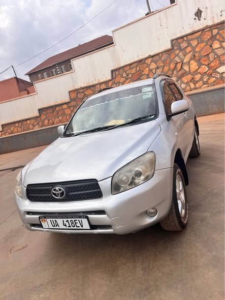 A picture of RAV4 2008