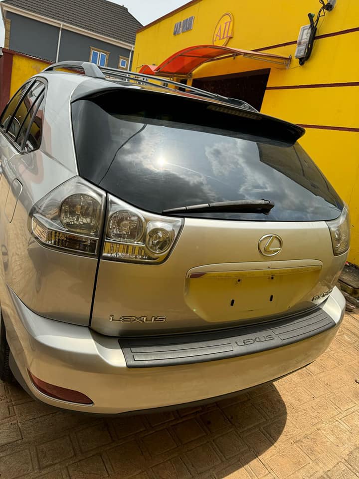 A picture of Lexus RX350