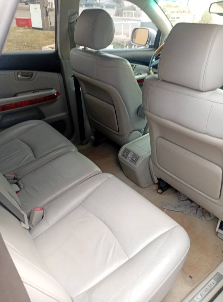 A picture of Toks rx 330 lexus