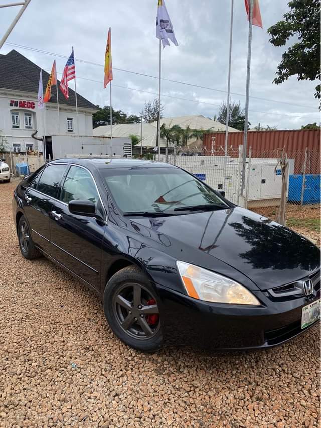 A picture of Honda Accord EOD 2005