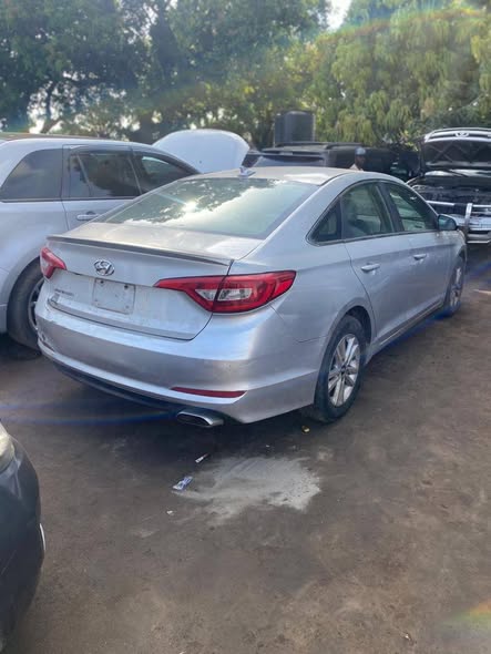 A picture of Hyundai sonata 2015