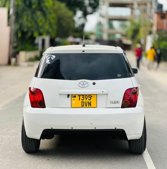A picture of TOYOTA IST DVN