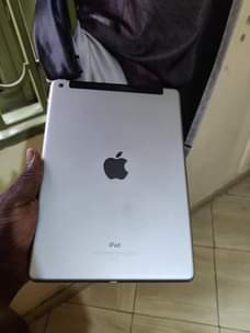 A picture of iPad 6 32gb