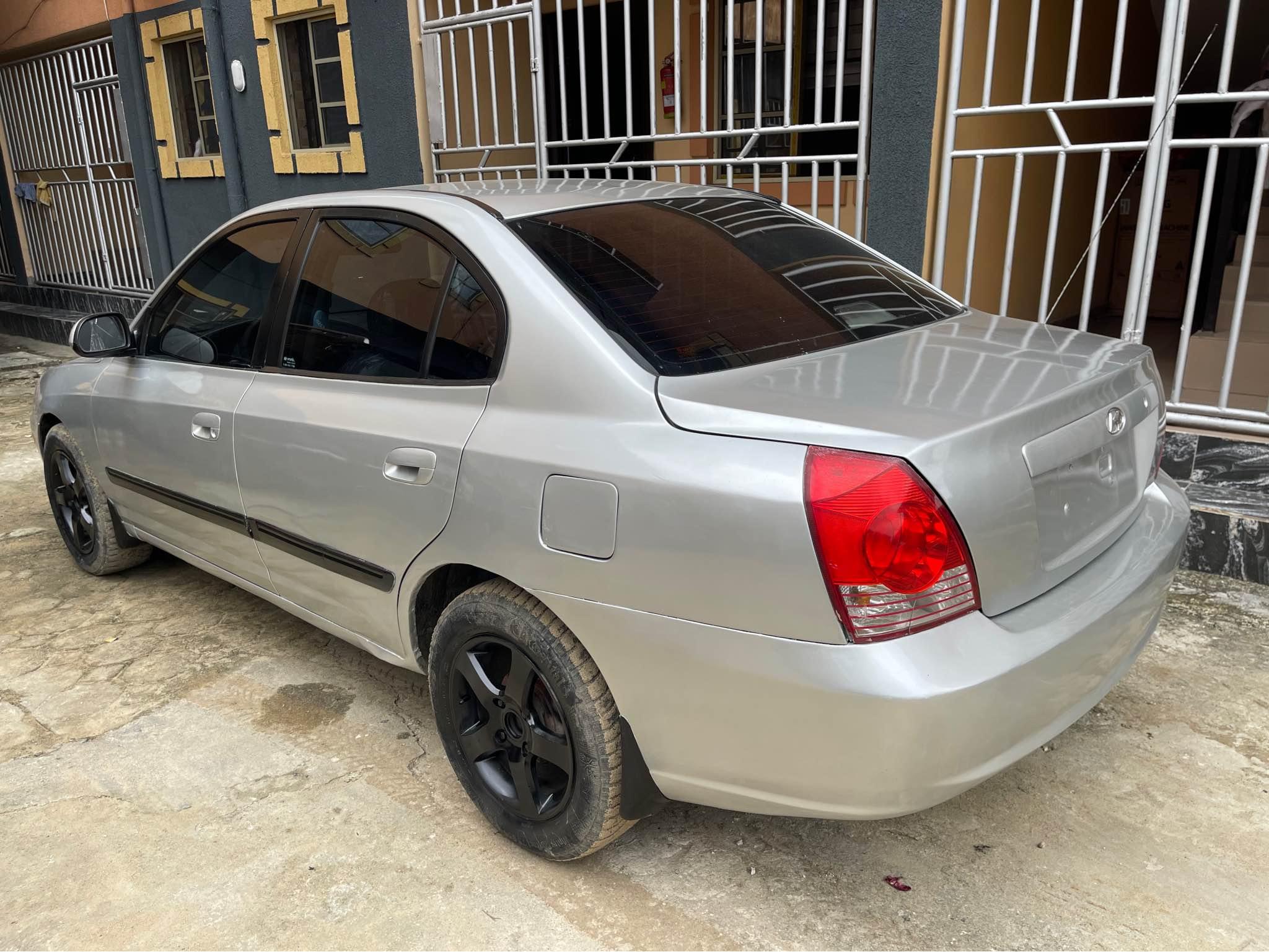 A picture of Hyundia Elantra 06