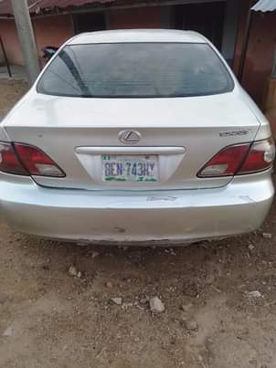 A picture of Lexus es330