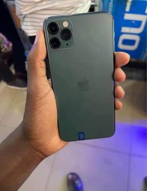 A picture of iPhone 11 Pro Max 256gb at 1.1M 