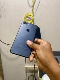 A picture of iPhone 7 plus gb 32 Bh 100 Clean kabis mpya