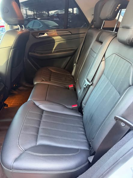 A picture of Mercedes Benz GLE350 2016