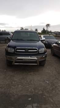 A picture of Toyota tundra With good engine Sharp tyres Sweet interior Good