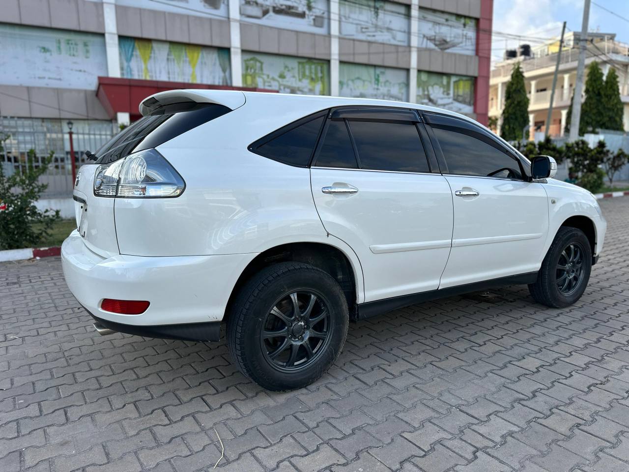 A picture of Toyota harrier chasis 0744334278