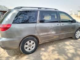 A picture of Toyota Sienna 2005 model for sale Clean body and Fresh