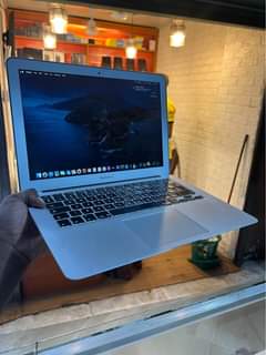 A picture of MackBook Air 2105
