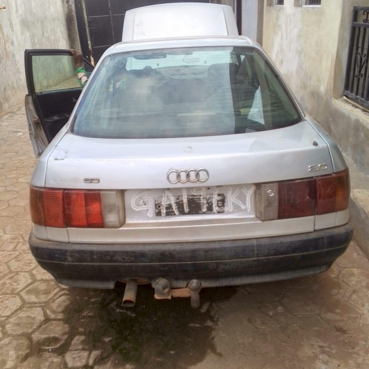 A picture of Audi 80 used perfect OK 1 5m