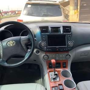 A picture of GOOD DEAL TOYOTA HIGHLANDER SPORT 2008 TOKS STANDARD FULLEST OPTION