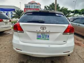 A picture of WHITE ANGEL Belgium Standard 2010 Toyota Venza basic options First