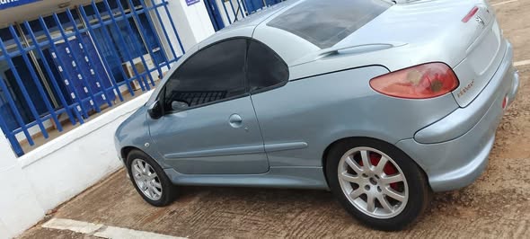 A picture of Peugeot 206