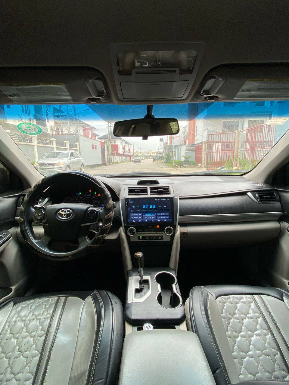 A picture of Toyota Camry 0 13
