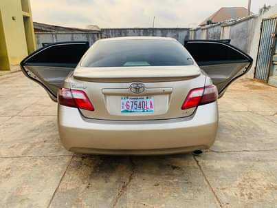 A picture of Toyota Camry 07