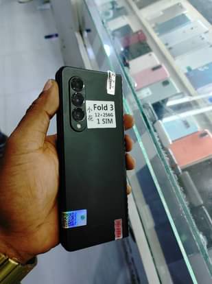 A picture of Samsung fold 3