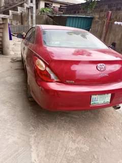A picture of 2004 Toyota Solara Front wheel