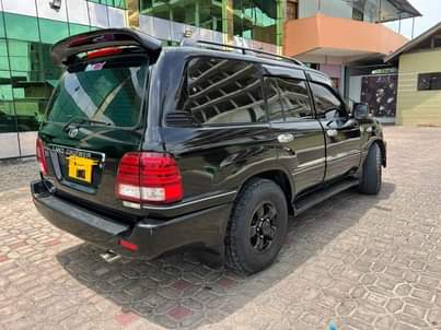 A picture of LAND CRUISER