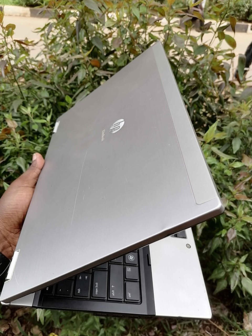 A picture of HP i5 Laptop
