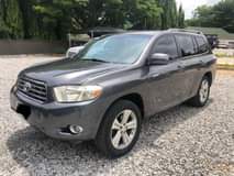 A picture of Clean used Toyota Highlander 2009 model 4 9m net price