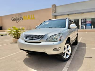 A picture of FOREIGN STANDARD 2006 LEXUS RX350