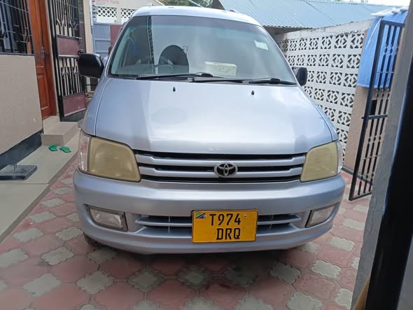 A picture of Toyota Noah