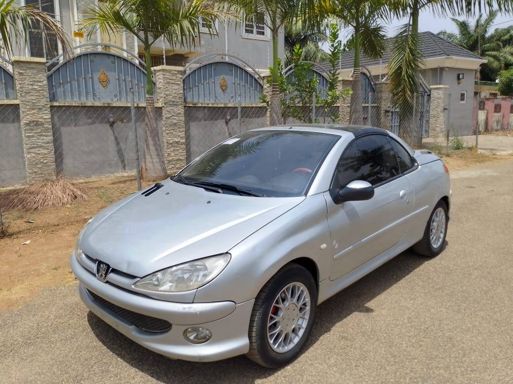 A picture of PEUGEOT 206 CONVERTIBLE