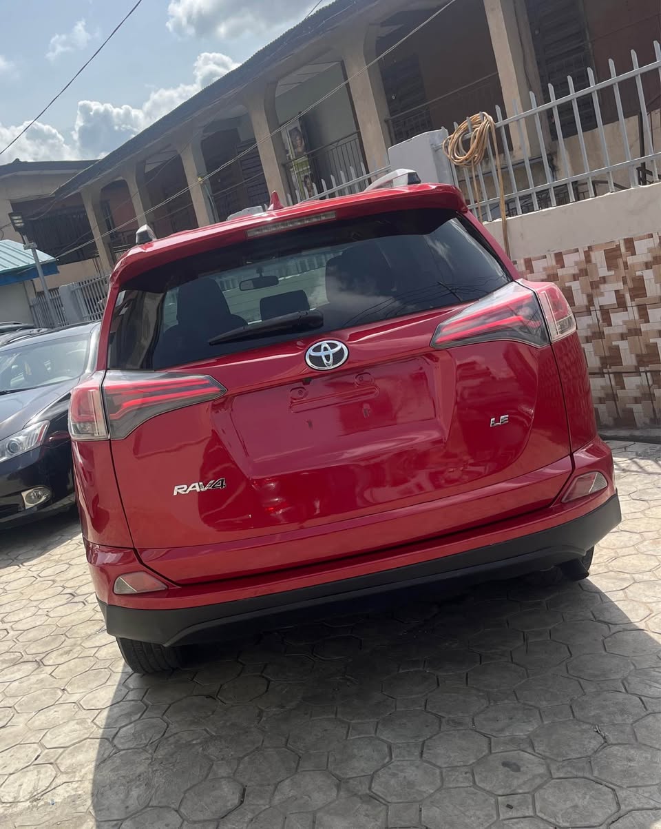 A picture of 22M distress sales deal Foreign used 2016 Toyota RAV4 LE