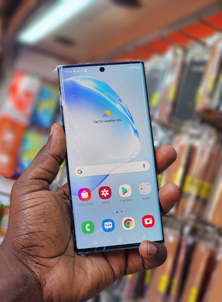 A picture of ..UK USED NOTE 10PLUS. 256GB 12GB..740K STRONGEST BATTERY LIFE GREAT