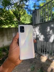A picture of SAMSUNG A51