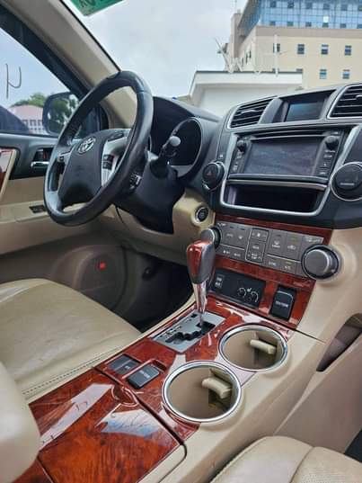 A picture of 2013 Toyota Highlander 2014