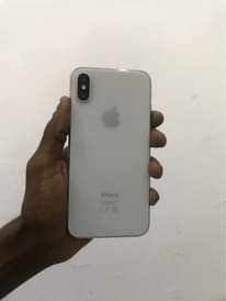 A picture of Iphone x