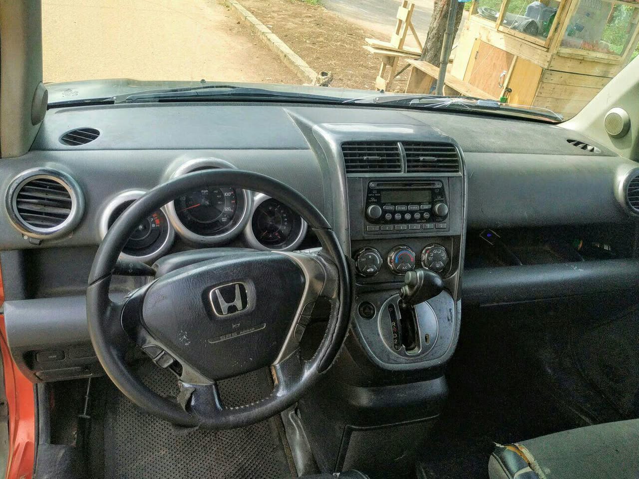 A picture of 2005 Element honda 2005